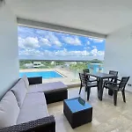 Hermoso Aparta Suite en Crespo a 5 minutos caminando del aeropuerto primera línea Mar