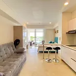 Hermoso Aparta Suite en Crespo a 5 minutos caminando del aeropuerto primera línea Mar