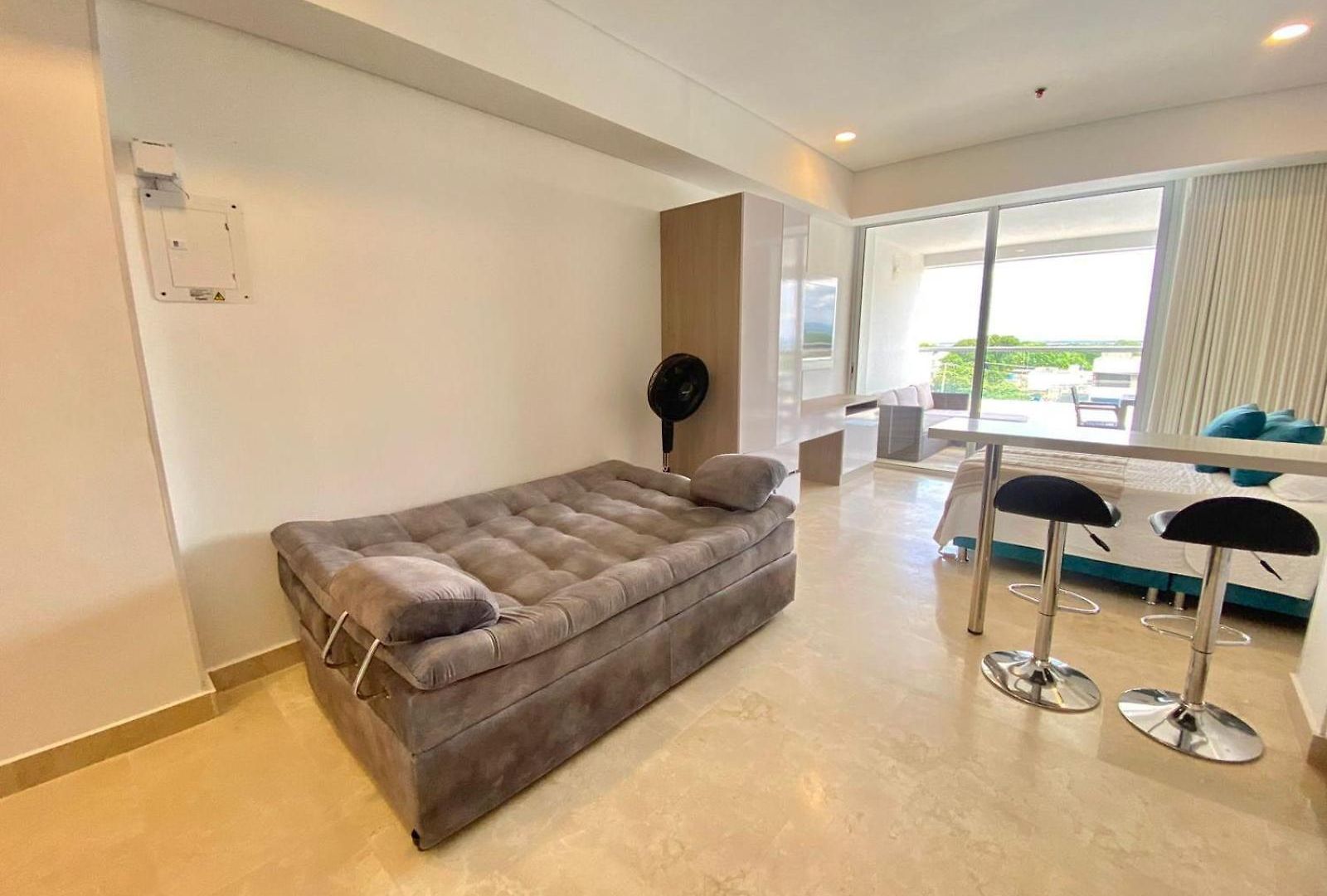Hermoso Aparta En Crespo A 5 Minutos Caminando Del Aeropuerto Primera Linea Mar Apartment