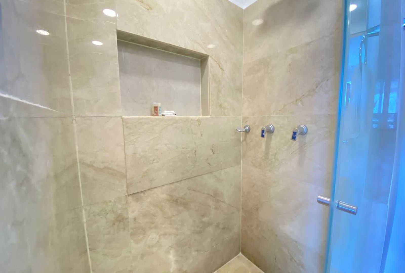 Hermoso Aparta En Crespo A 5 Minutos Caminando Del Aeropuerto Primera Linea Mar Apartment *