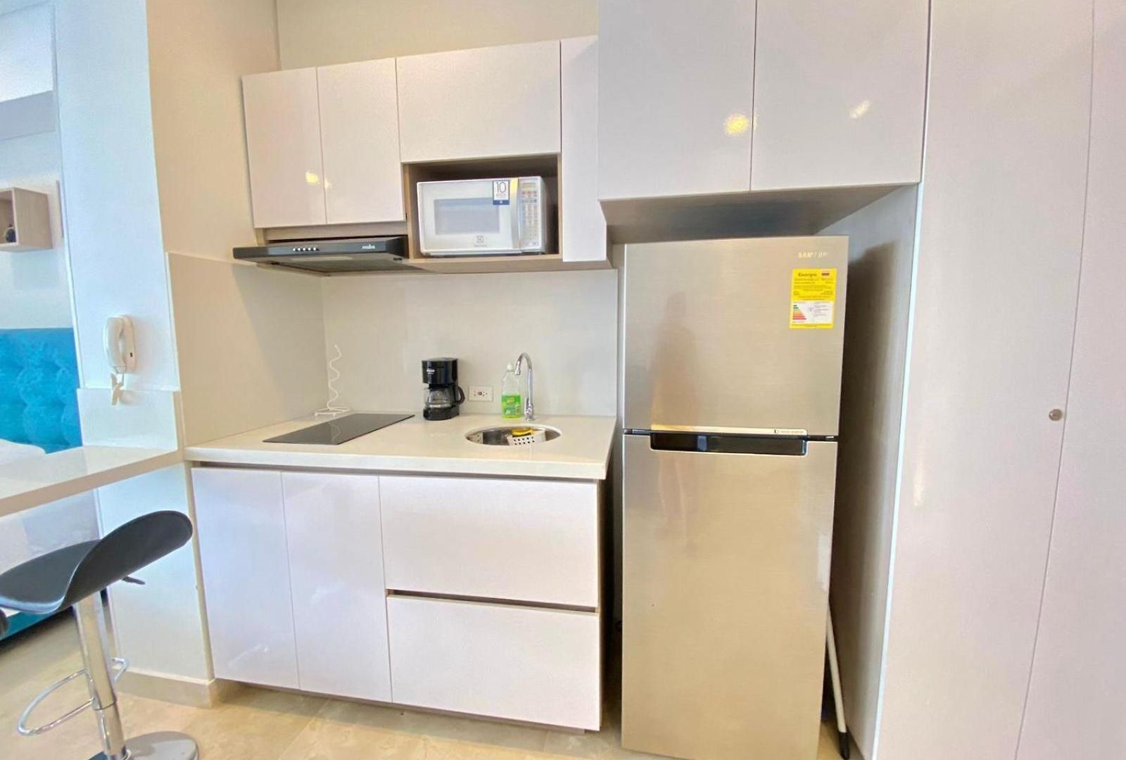 Hermoso Aparta En Crespo A 5 Minutos Caminando Del Aeropuerto Primera Linea Mar Apartment *