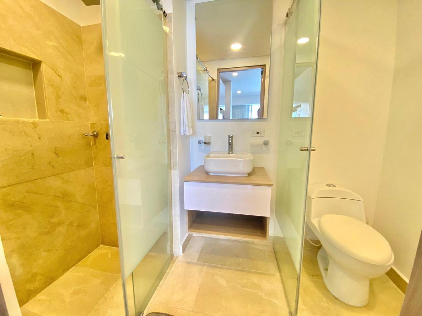 Hermoso Aparta En Crespo A 5 Minutos Caminando Del Aeropuerto Primera Línea Mar Apartamento Cartagena
