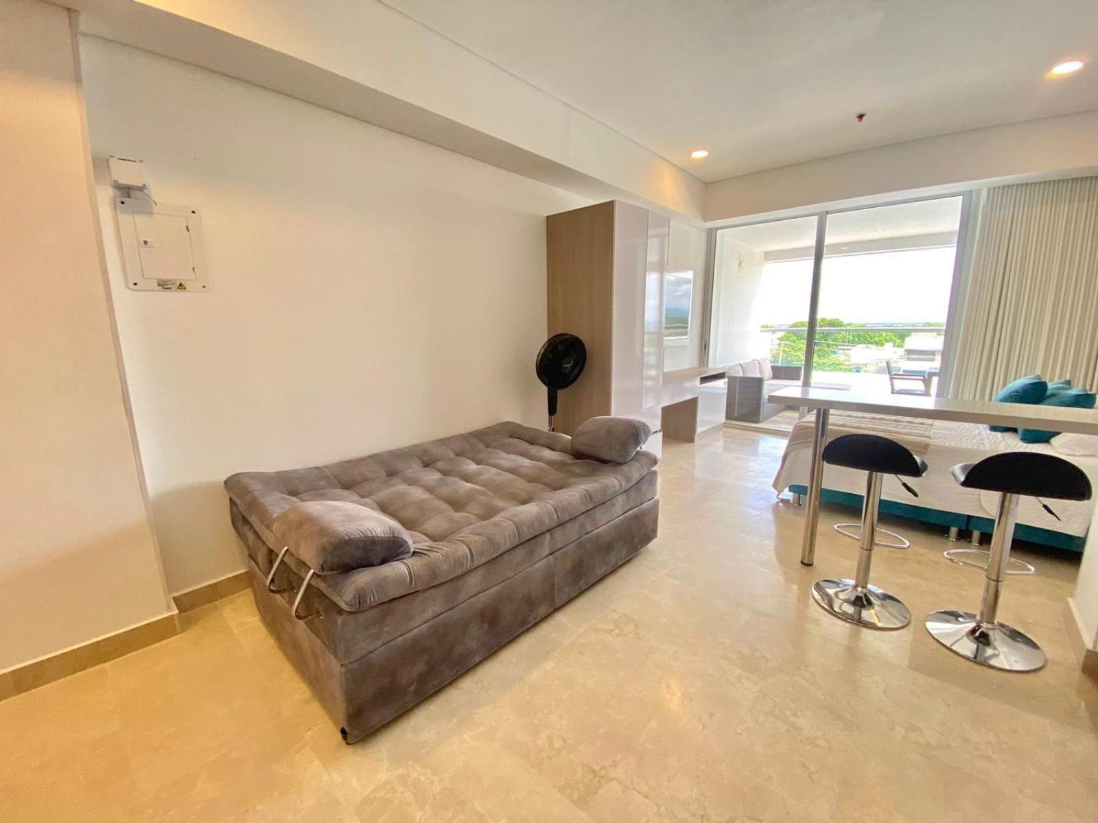 Hermoso Aparta En Crespo A 5 Minutos Caminando Del Aeropuerto Primera Línea Mar Apartamento